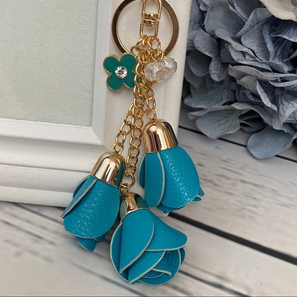 Blue Triple Rose Charm with Beads Keychain - Picture 5 of 14